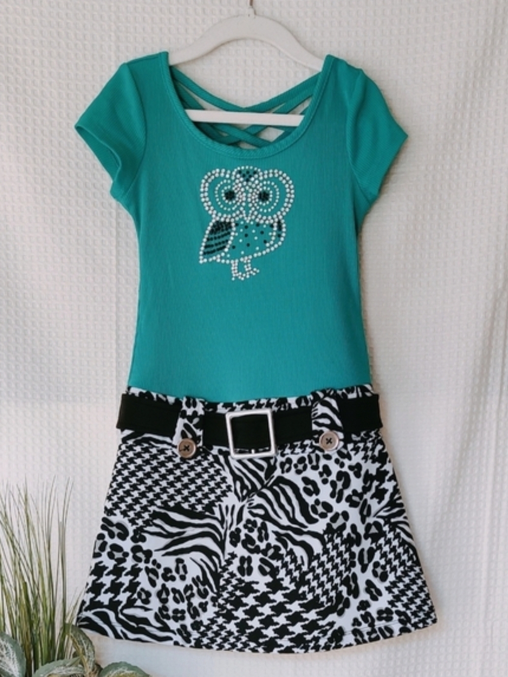 Pinky Teal Owl Embellished Top with Black and White Skirt Size 6X